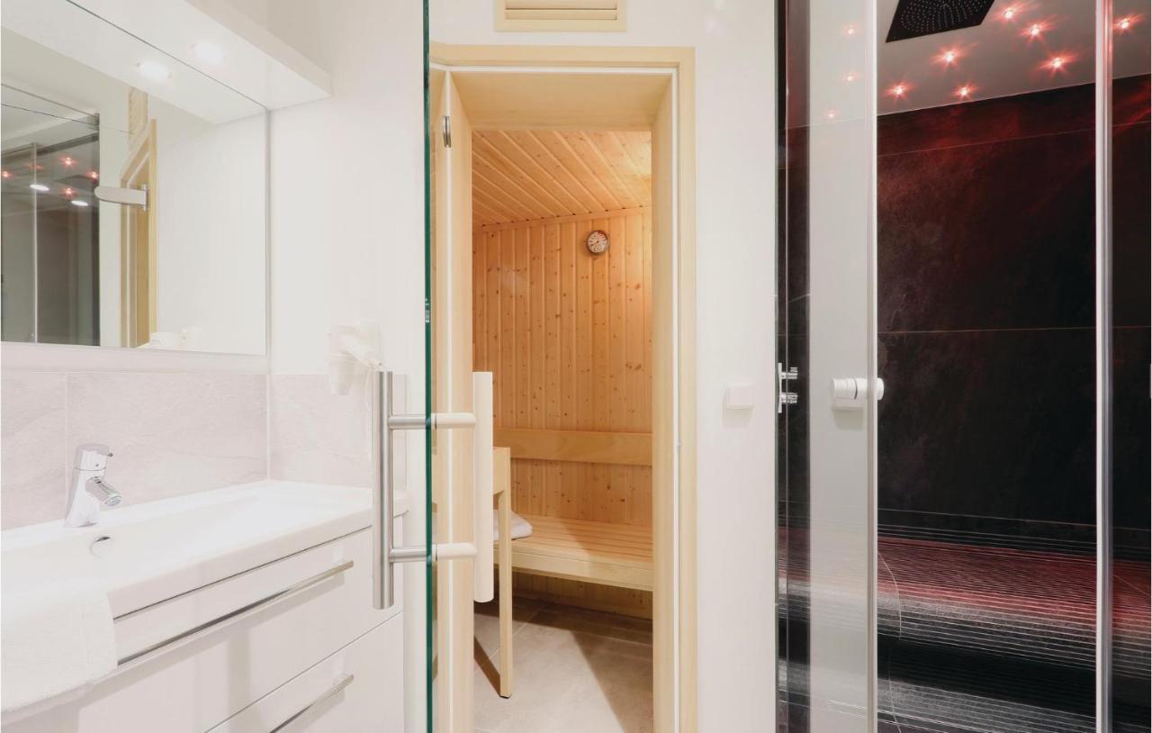 Amazing Apartment In Luebeck Travemuende With Sauna エクステリア 写真